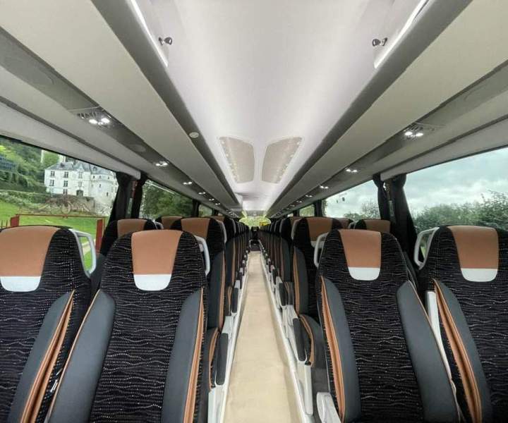 Des véhicules confortables et équipés pour vos sorties scolaires, associatives et comité d'entreprise